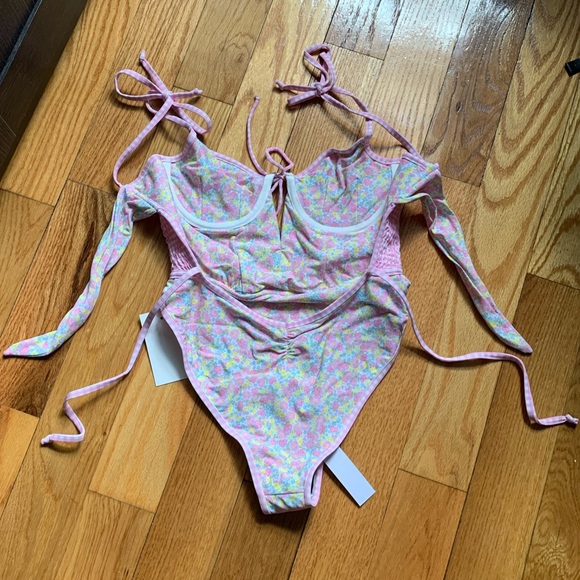 For Love and Lemons Hydrangea Blooms One Piece Swim - Picture 14 of 16